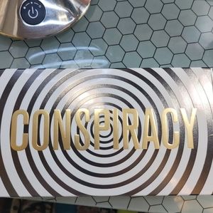 Conspiracy Palette